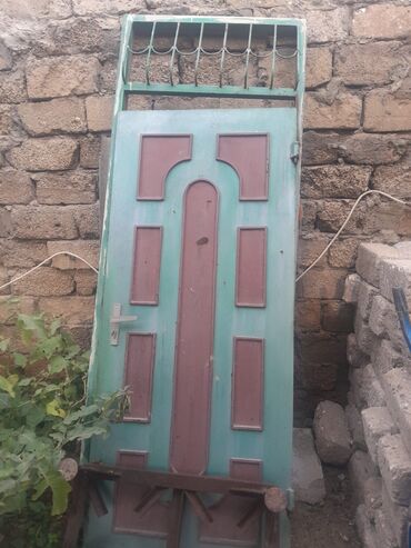 list demir satiram: Mənzil üçün İşlənmiş Giriş qapısı Glazok ilə, Zəmanətsiz, Ünvandan götürmə