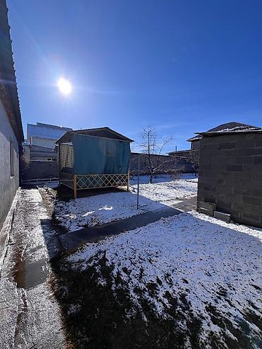 Продажа коттеджей и домов: Продаётся добротный дом в г. Бишкек 📍 Ж/м Кара-Жыгач, ул. Дордой — — 5