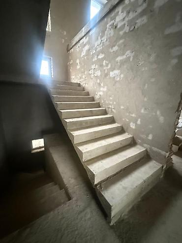 Продажа коттеджей и домов: 🧱 Продается 3-этажный дом ПСО 🔥🔥🔥 💫 Район : Ак -Ордо -1 🛏️ Комнат  — 10