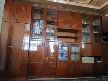 кочот бак: Зал үчүн гарнитур, Колдонулган, Шкаф, Өзү алып кетүү, түсү - Кызгылт