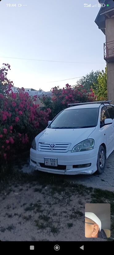 Toyota: Toyota Ipsum: 2002 г., 2.4 л, Автомат, Бензин, Минивэн — 8