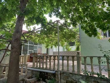Həyət evləri və villaların satışı: 6 otaqlı, 400 kv. m, Orta təmir — 2