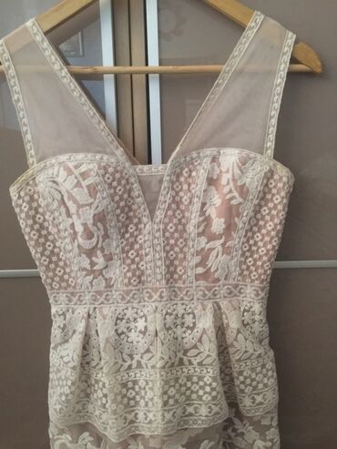 Futbolka və maykalar: Brend: BCBGMAXAZRIA Model: Lady Lace Overlay Dress Rəng: Pudra/nude