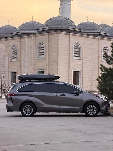 Toyota: Toyota Sienna: 2021 г., 2.5 л, Гибрид, Минивэн — 9