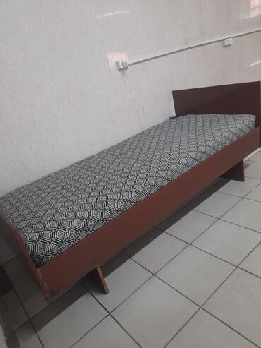 мебель для коридора: Односпальная Кровать, Б/у