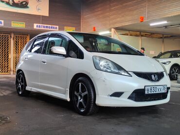 куплю авто на рассрочку: Honda Fit: 2008 г., 1.3 л, Автомат, Бензин, Хэтчбэк