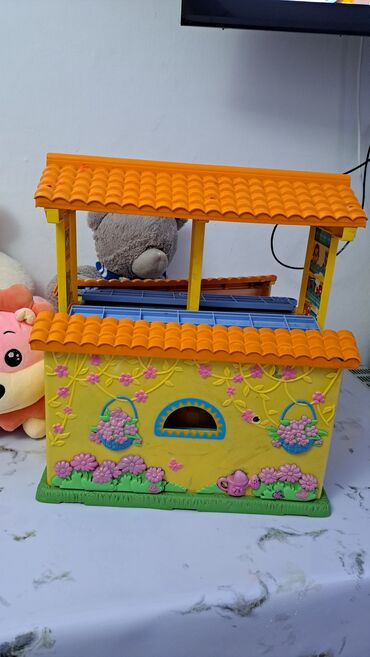 Игрушки: Продаю детский домик .Складывается .Цена 300 сом