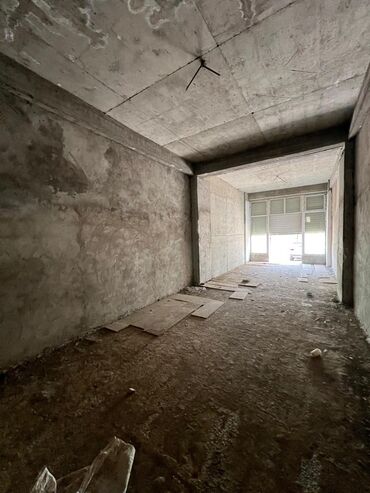 Digər kommersiya daşınmaz əmlakı: Obyekt – çoxmərtəbəli yaşayış kompleksinin 1-ci mərtəbəsində yerləşən — 5