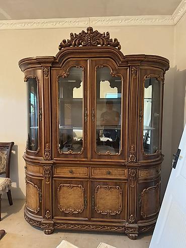 qapi iclikleri: Klassik üslubda böyük vitrin-bufet - Material: ağac (rəngli təbii — 1