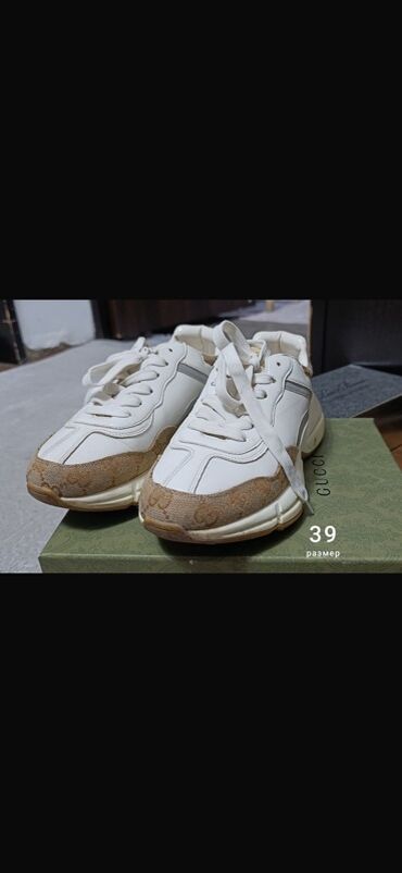 Другая женская обувь: Комплект женской обуви. 1) Кроссовки Gucci Rhyton, размер 39 - Цвет — 1
