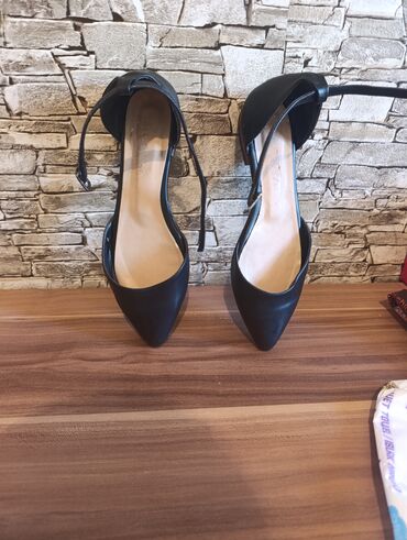 Digər qadın geyimləri: Ikinci əl məhsullar hamısı münasib qiymətə satılır her məhsulun — 12