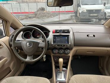 Honda: Honda Civic: 2004 г., 1.3 л, Автомат, Бензин, Седан