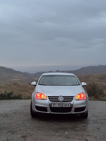 Volkswagen: Volkswagen Jetta: 2010 г., 1.6 л, Автомат, Бензин, Седан