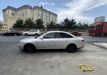 Hyundai Grandeur: 2.2 l | 2006 il Sedan