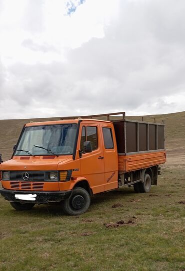 машины в аварийном состоянии: Mercedes-Benz : 1995 г., 2.9 л, Механика, Дизель