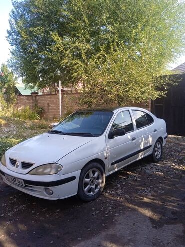 Renault: Renault Megane: 2000 г., 2 л, Механика, Бензин, Седан