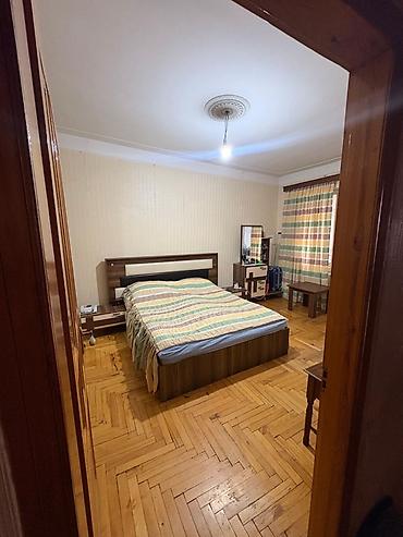 квартира студия баку: Satılır 3 otaqlı köhnə tikili 80 m², Xalqlar Dostluğu m. Bina daşdır — 8