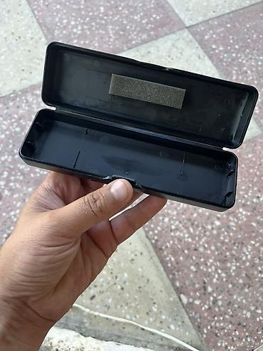 kopuklu silah: Məlumat: Qara rəngli sərt plastik qutu/etui. Üst hissədə loqo relyeflə — 3