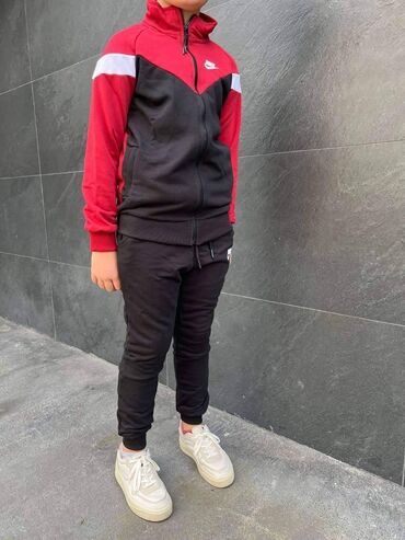 Komplet trenerke: Decije trenerke
Unisex
8 - 14
Uvoz Turska
3200 — 5