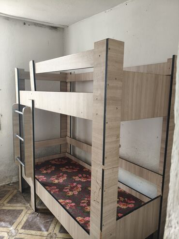 кровать ярус: Двухъярусная кровать из ЛДСП с металлической лестницей - Конструкция