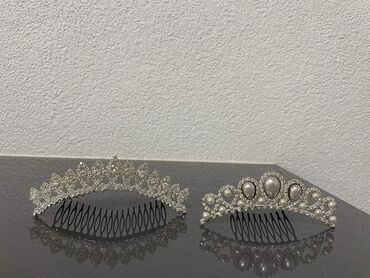 Aksesoari za kosu: Krune 
Cena 1400din — 18