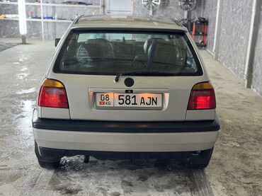 Volkswagen: Volkswagen Golf: 1993 г., 1.6 л, Механика, Бензин, Хэтчбэк — 2