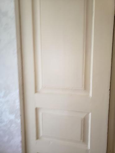 Ev və bağ: Ağ rəngli taxta otaq qapıları – klassik panel dizayn - Material — 3
