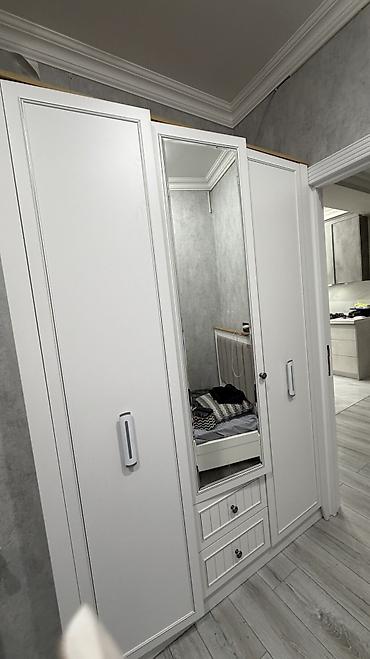 Ev üçün mebel: İşlənmiş, 3 qapılı, Güzgülü, Ağ, Taxta, Açılan, Düz dolab — 7