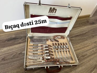 Столовые приборы: Üç fərqli ölçüdə gümüşü rəngli servis qabları dəsti. Qabların