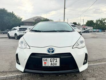 Toyota: Продаётся Toyota Prius C 2014 🚗 Цвет: Белый — стильный и практичный