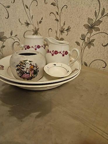 Digər dəstlər və servizlər: Məişət qabları dəsti – hamısı birlikdə satılır. Tərkib: - 1 ədəd şüşə — 4