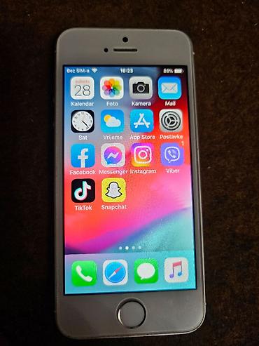 Apple iPhone: Apple iPhone 5S sivi/srebrni sa 16 gb memorije baterija dobra sim — 1