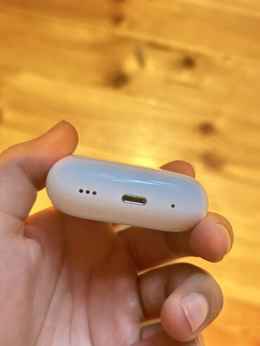 airpods azerbaycan fiyatları: Arginal airpods simsiz şarjıda işləyir kalonkasıda işləyir airpodsun