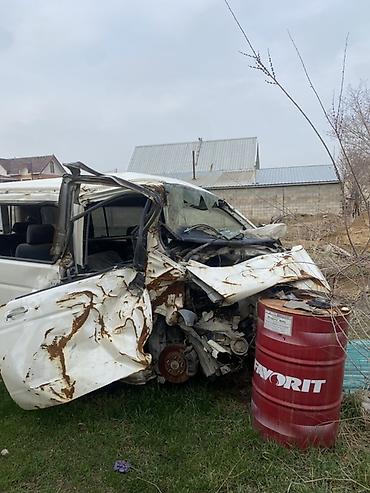 Другие детали кузова: Разбор на запчасти — микроавтобус (белый) Предлагаются комплектующие — 7