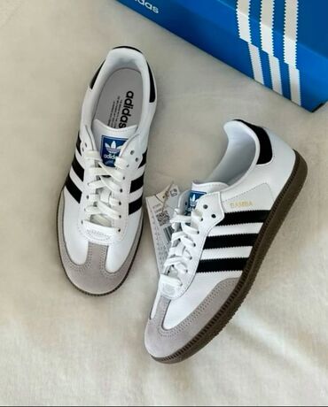 Кроссовки и спортивная обувь: Мужские кроссовки, 41, Adidas, Новый, цвет - Белый, Платная доставка