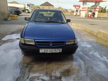 opel frontero: Opel Astra: 1.4 l | 1991 il | 26535 km Hetçbek