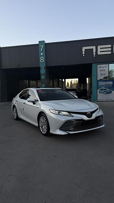 Toyota Camry: 2019 г., 2.5 л, Гибрид, Седан