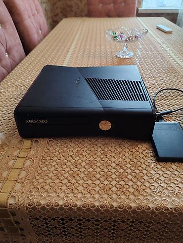 Xbox 360 Slim oyun konsolu dəsti Tam dəst: - Xbox 360 Slim konsolu