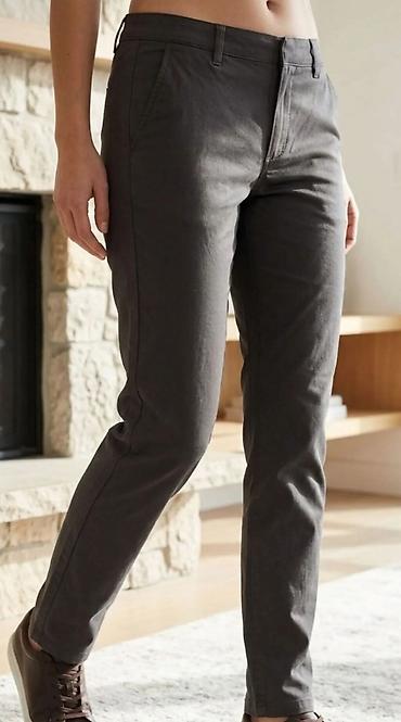 Ženske pantalone – tamnosive, klasičan kroj - Kroj: ravne nogavice sa