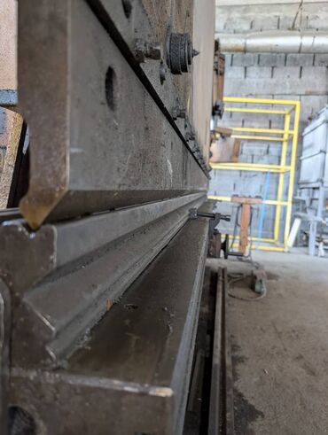 Пресс станки: Пресс станок без ЧПУ, Гидравлический, Б/у — 9