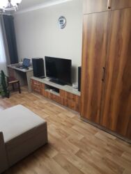 продаю 2х ком кв бишкеке без ремонта токтогул ткрусбекова: 2 бөлмө, 43 кв. м, 104-серия, 2 кабат