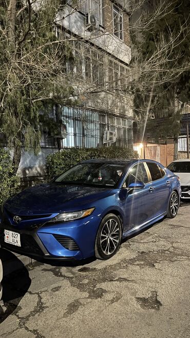 Toyota: Срочно продается Toyota Camry 2019г в шикарном синем цвете,ездила