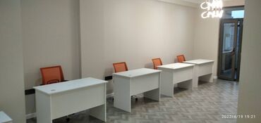 Ofislər: Nərimanov metrosuna yaxın xarici dillerer universitetinə 17 mərtəbəli — 10