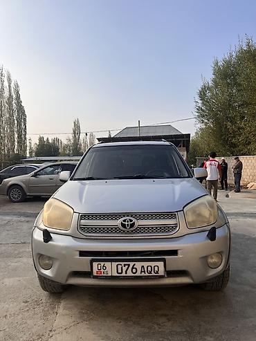желмаяан кабина: Toyota RAV4: 2005 г., Автомат, Бензин, Кроссовер — 1