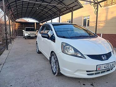 skoda rapid 2012: Honda Fit: 2010 г., 1.5 л, Автомат, Бензин, Хэтчбэк — 4