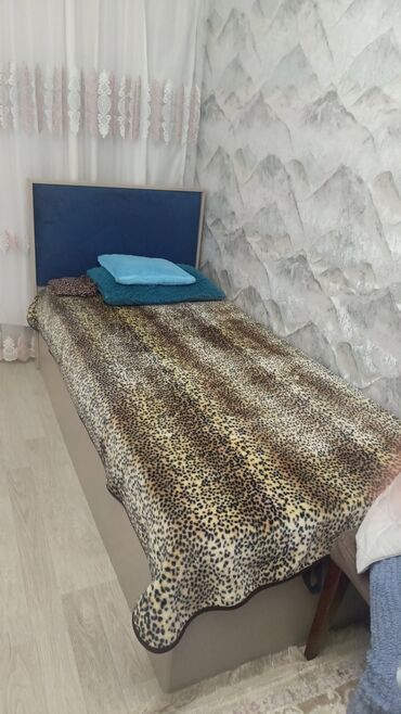 kafel metlax 2018: Односпальная кровать, С подъемным механизмом, С матрасом, Без выдвижных ящиков