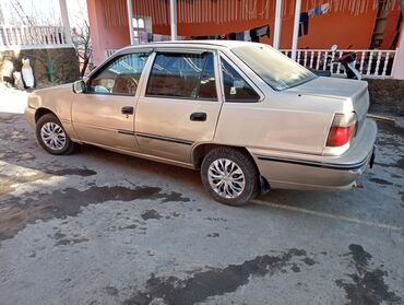 старый авто: Daewoo Nexia: 1996 г., 1.5 л, Механика, Бензин