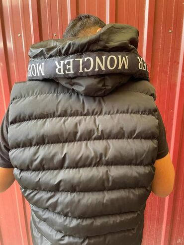 Prsluci: Puf prsluci sa kapuljačom – različiti modeli i brendirani dizajn. - — 6