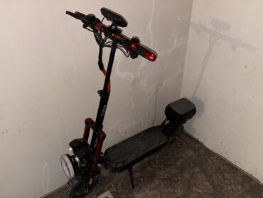 японский золотой саксофон и гитара: İşlənmiş Elektrik samokat 10", > 1000 Vt, > 45 km/s, Ünvandan götürmə
