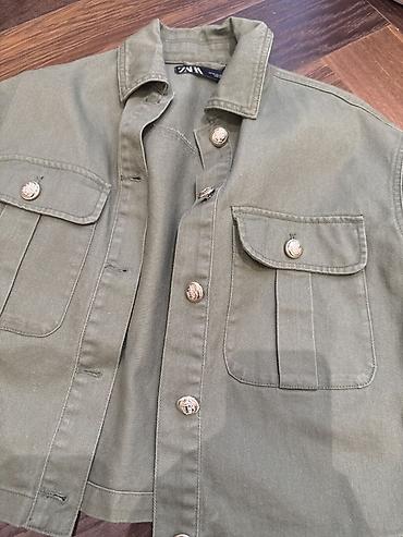 куртка zara: ZARA qadın gödəkçəsi – - Rəng: xaki/yaşıl - Detallar: ön hissədə metal — 1